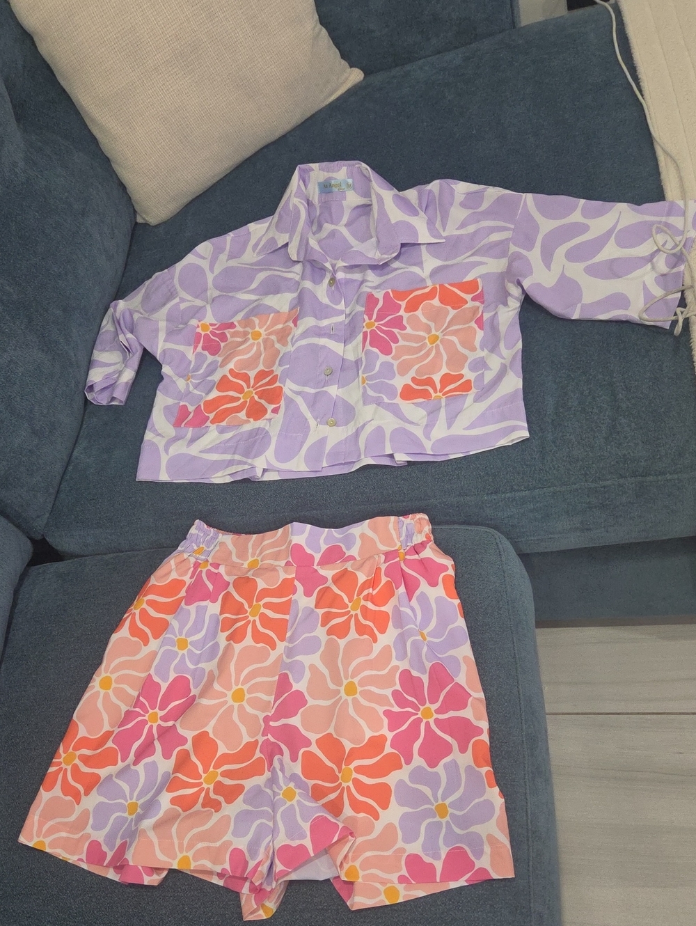 Floral 2-Piece Set Retro 70s Short Sleeve Button Front Shirt & Elastic Waist.
